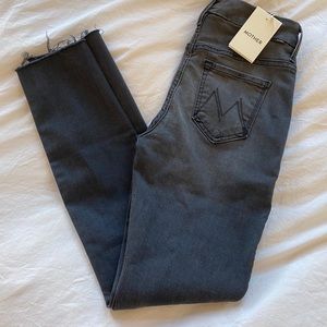 NEW Mother denim high waisted looker. Size 25